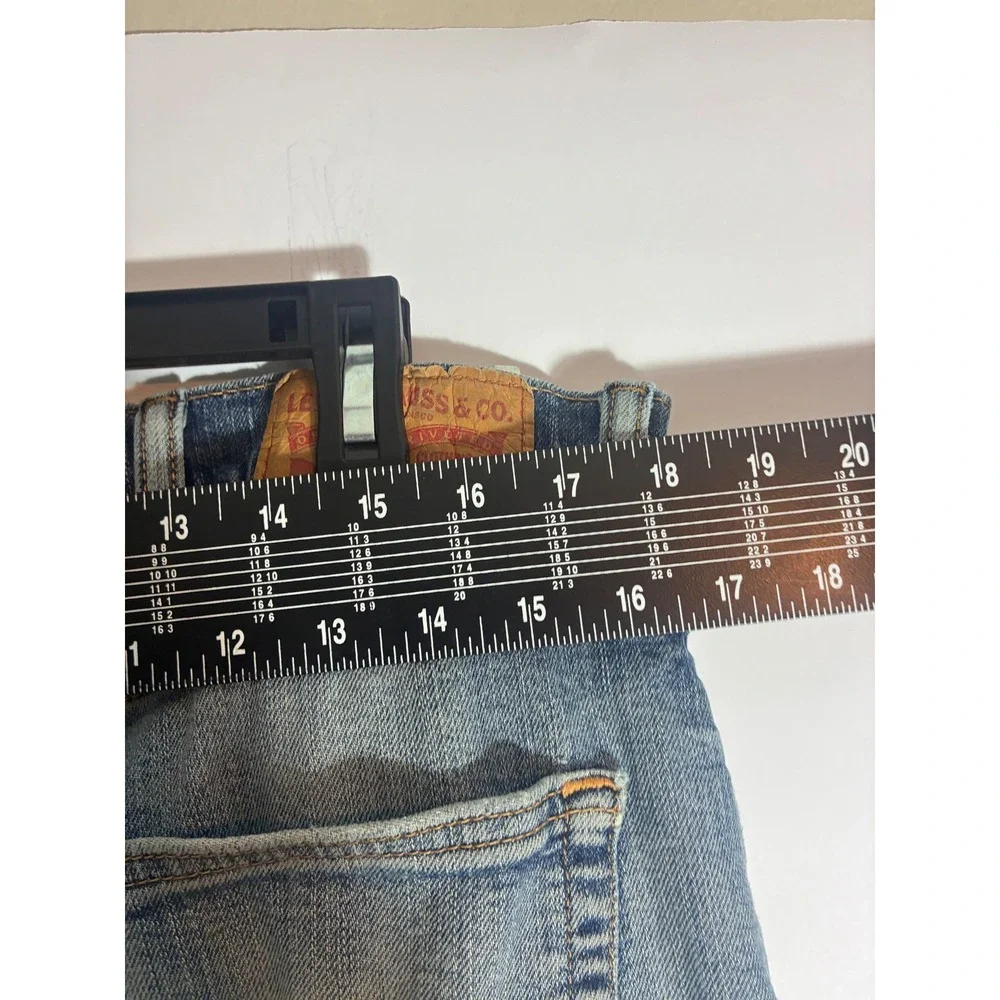 Levis 505 Regular Fit Jeans Mens 38x32 Medium Wash Distressed Straight Leg Denim